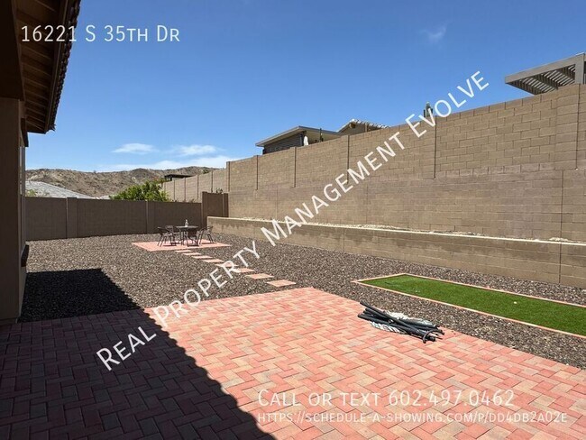 Building Photo - 16221 S 35th Dr