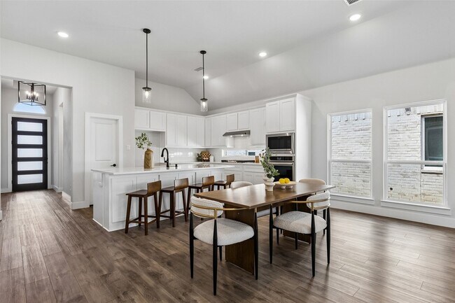 Building Photo - 6145 Tahoe Winds Dr