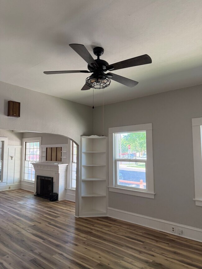 Building Photo - Warm and Charming 2 Bedroom Home in Newman for Rent!