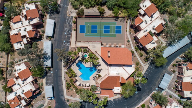 Building Photo - 5051 N Sabino Canyon Rd