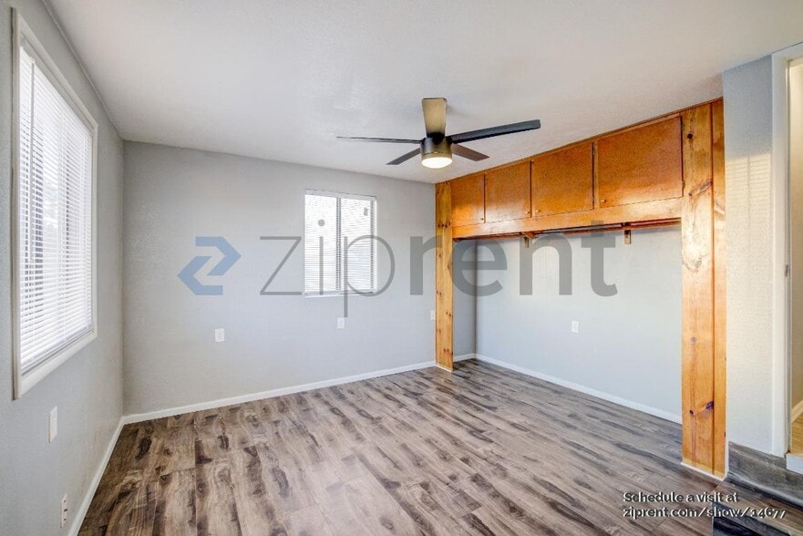 Building Photo - Unit