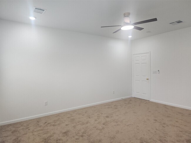 Building Photo - 6719 Roanoke St