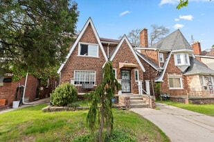 Building Photo - 7042 Thatcher St