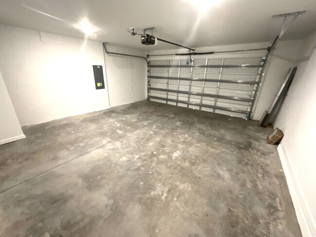 Building Photo - 11961 Savanna Lks Blvd