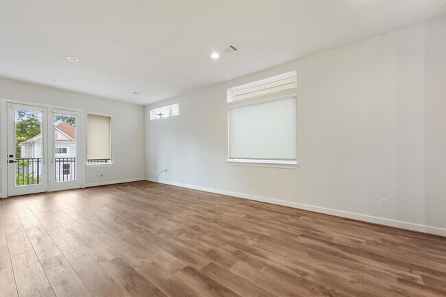 Building Photo - 4113 Austin St