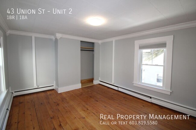 Building Photo - Updated  1 Bedroom Close to Downtown Ports...