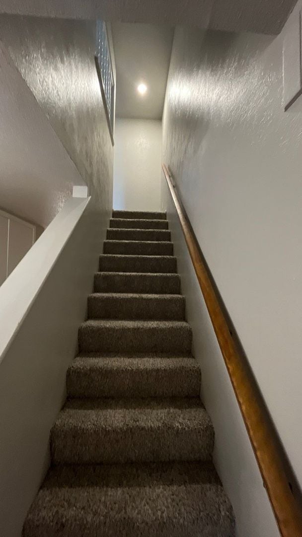 Building Photo - 110-116 Meadowview Drive