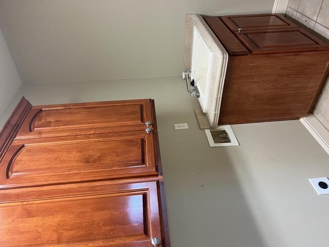 Building Photo - 15715 SE Bybee Dr