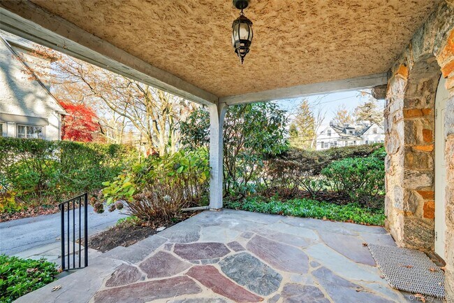 Building Photo - 5 Seymour Pl