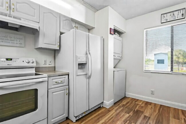 Building Photo - 7951 Southgate Blvd