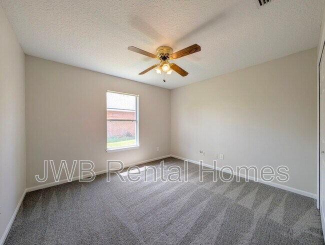 Building Photo - 463 Portobello Dr