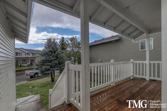 Building Photo - Spacious 4 Bedroom/2.5 Bath Hazell Dell Home!