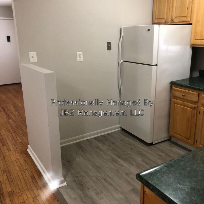 Building Photo - 1629 Ingleside Ave