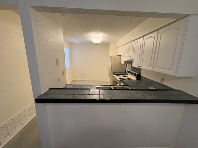 Building Photo - 2355 E Geddes Ave