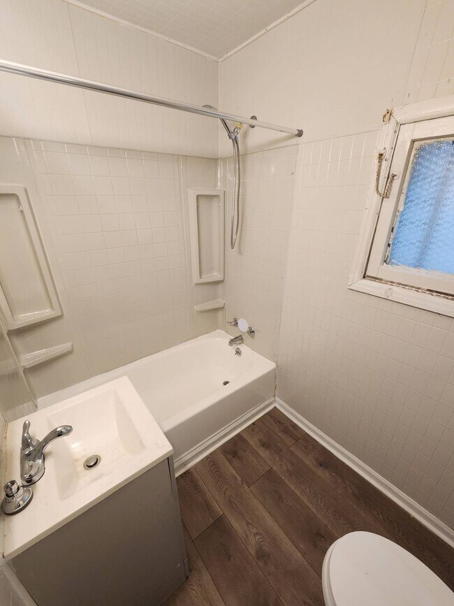 Building Photo - 4091 E 81st St