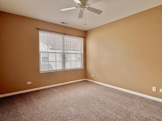 Building Photo - 2905 Stonewater Dr