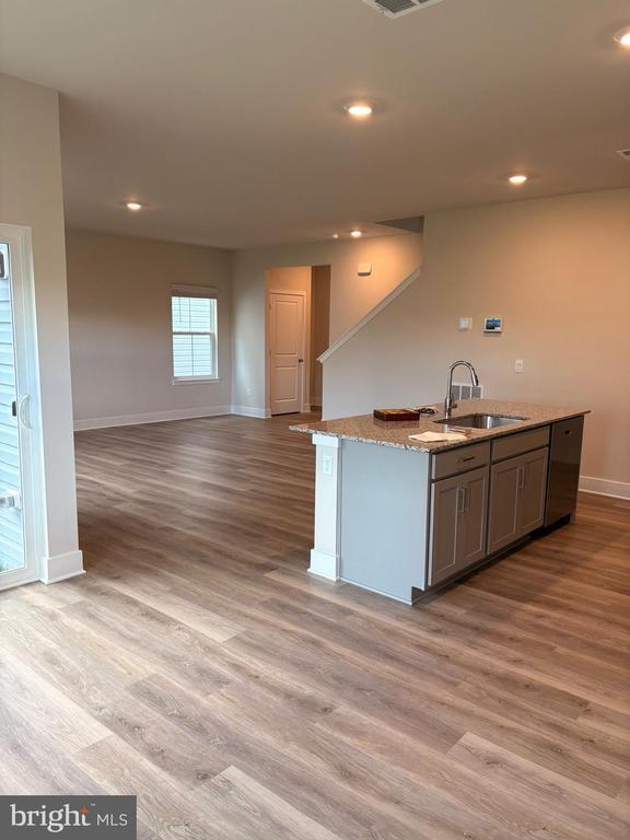 Building Photo - 232 Munsee Cir