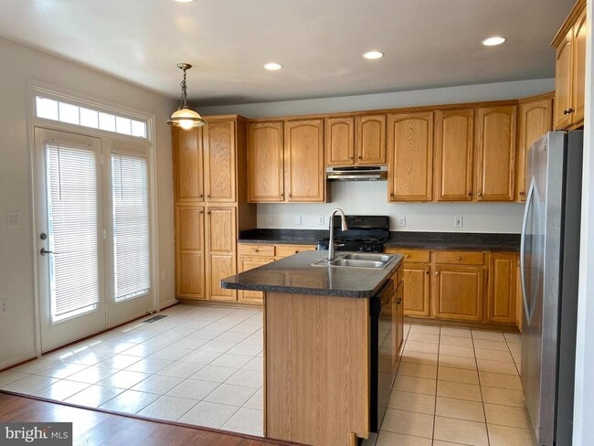 Building Photo - 5633 Sheals Ln