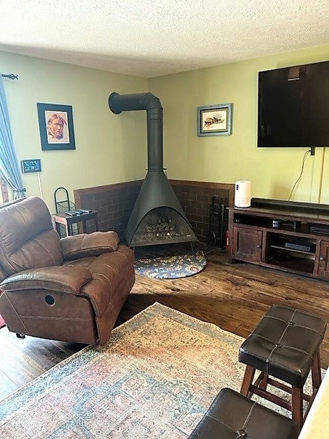 Building Photo - Winter Seasonal Rental- Dillon Valley East...