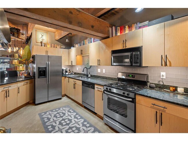 Building Photo - 404 N Washington Ave