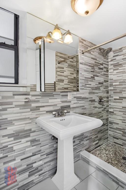 Building Photo - 309 W 97th St