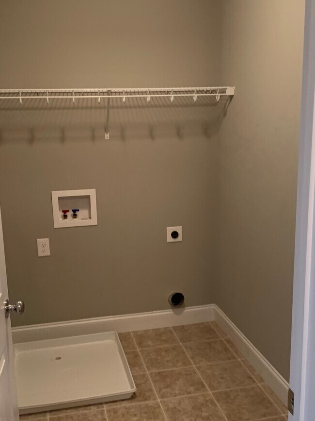 Building Photo - 3414 Pond Run Way