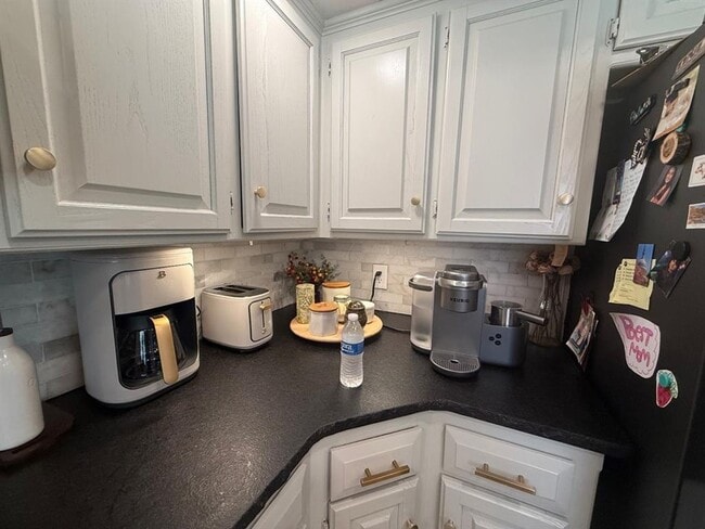 Building Photo - 1925 Plaza District Dr