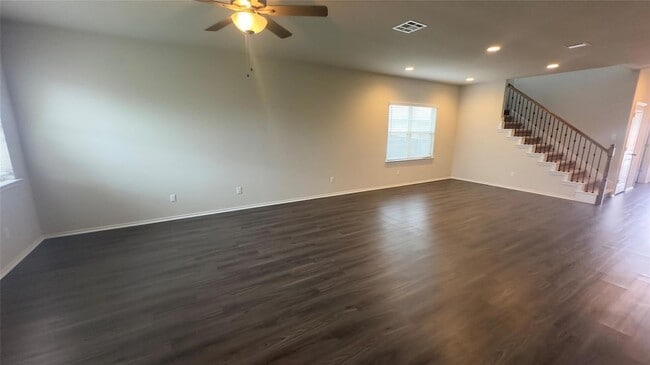 Building Photo - 129 Goldfinch Dr