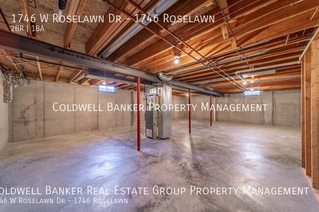 Building Photo - 1746 W Roselawn Dr