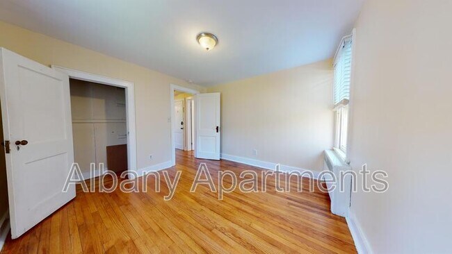 Building Photo - 63 Wellington Ave