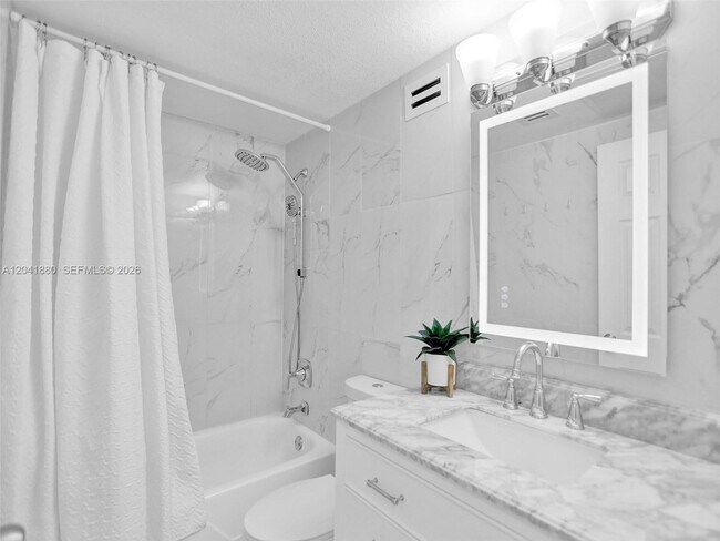 Building Photo - 2501 S Ocean Dr