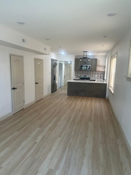 Building Photo - 7236 Wise Ave