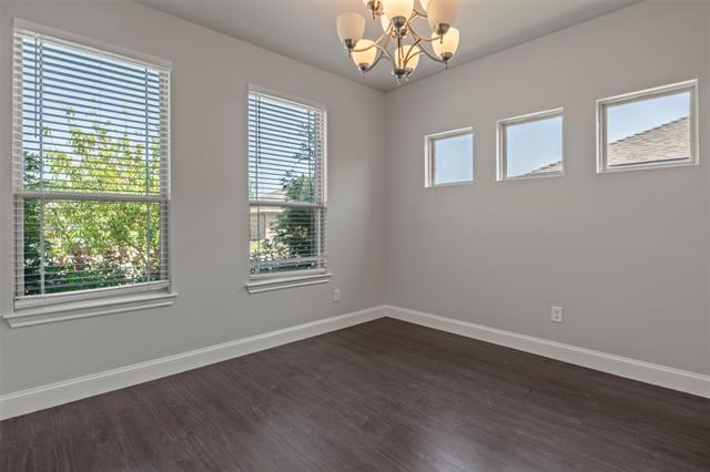 Building Photo - 1017 Chatsworth Dr