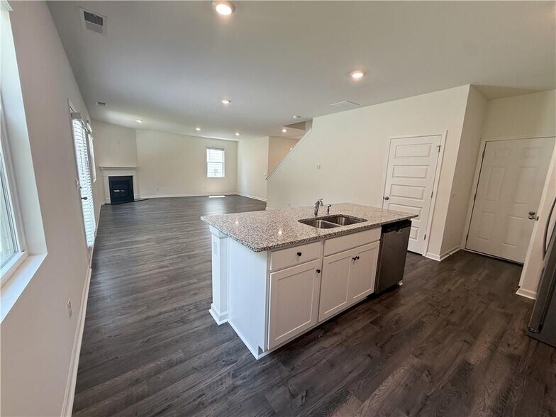 Building Photo - 174 Woodbrook Trl