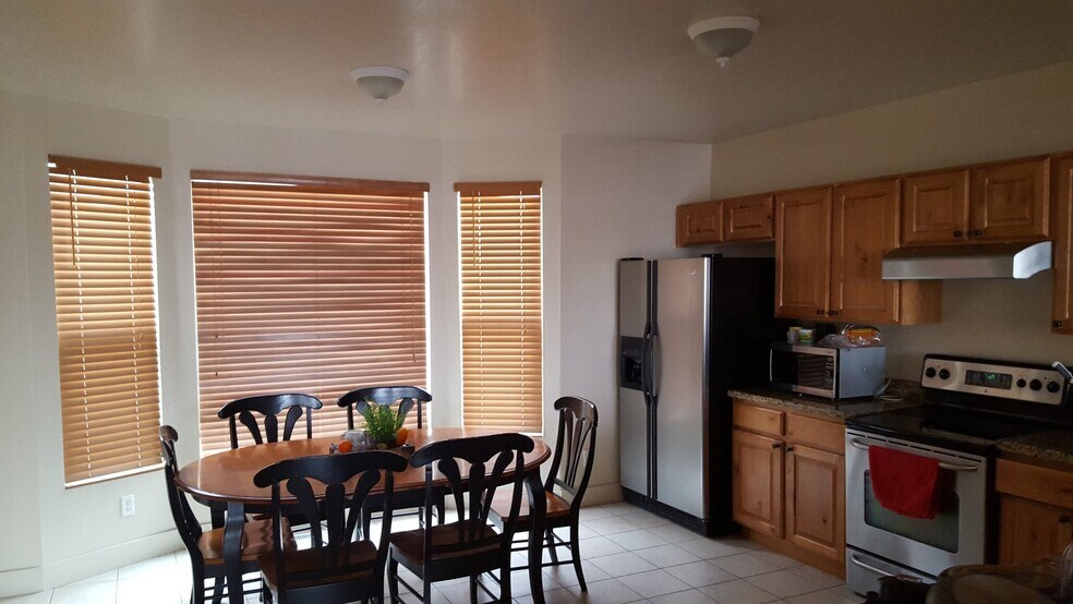 Building Photo - 3712 Markinch Way