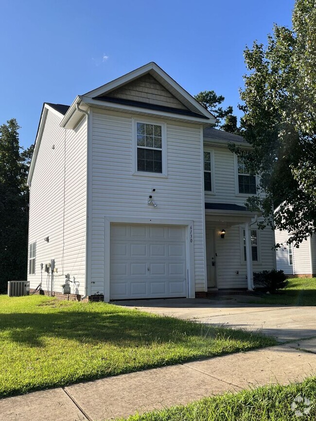 Building Photo - Refreshed 3 Bedroom House in NW Charlotte