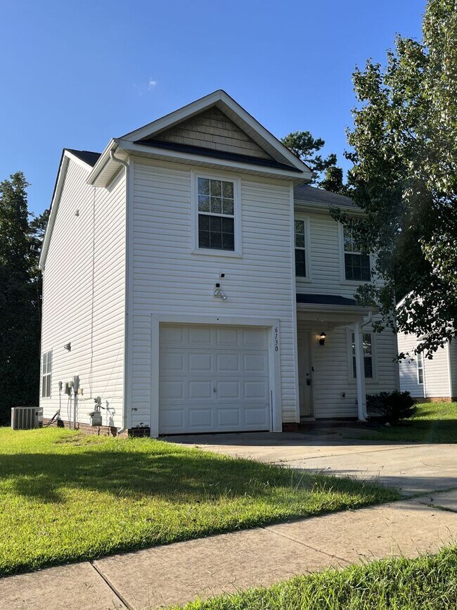 Primary Photo - Refreshed 3 Bedroom House in NW Charlotte