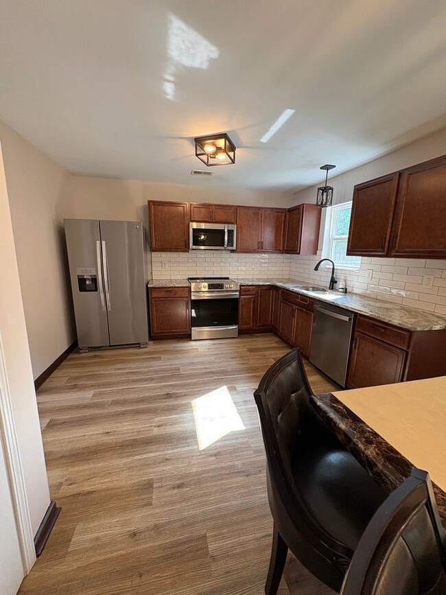 Building Photo - 4 Bedroom 2.5 Bath Home in Woodruff Near B...