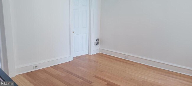 Building Photo - 607 N 33rd St