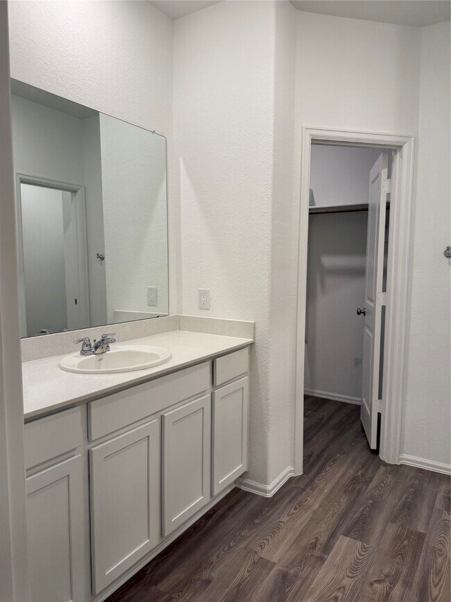 Building Photo - 7525 Angels Lndg Ln