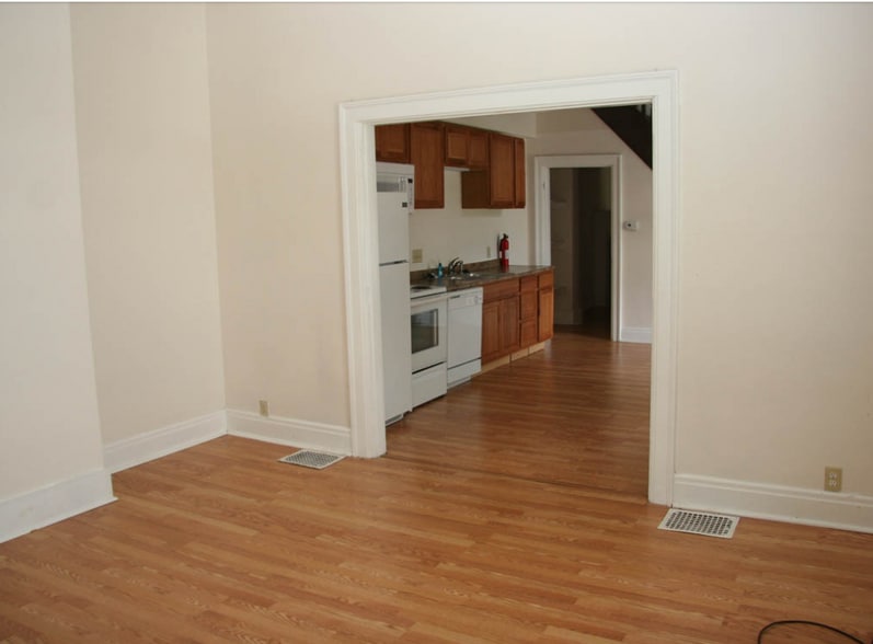 Building Photo - 210 N Beech St