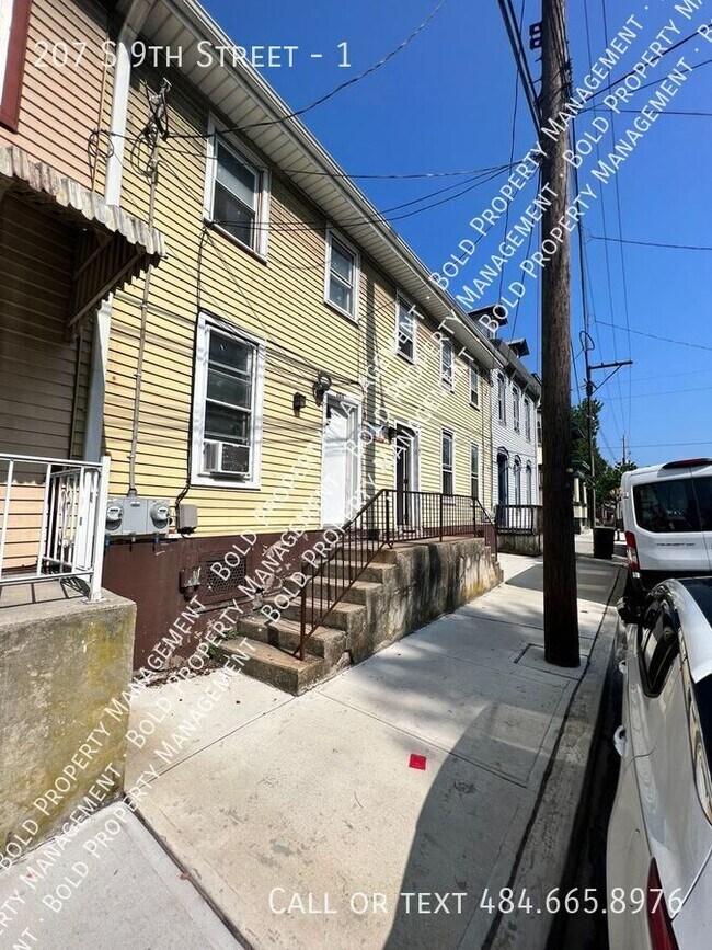 Building Photo - 207 S 9th St