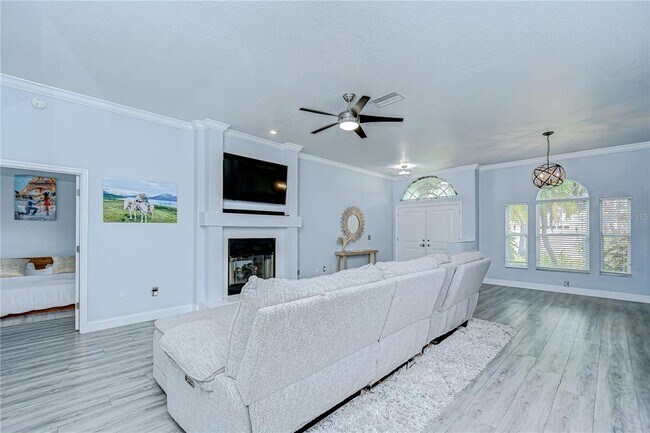 Building Photo - 9813 Woodbay Dr