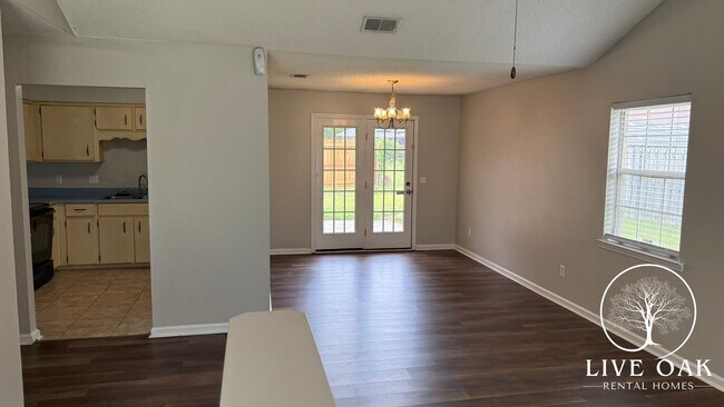 Building Photo - ENJOY A $500 MOVE-IN CREDIT WHEN YOU LEASE TODAY!**
