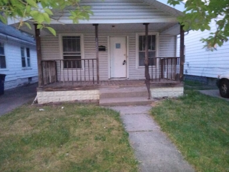 Primary Photo - 1820 Marne Ave