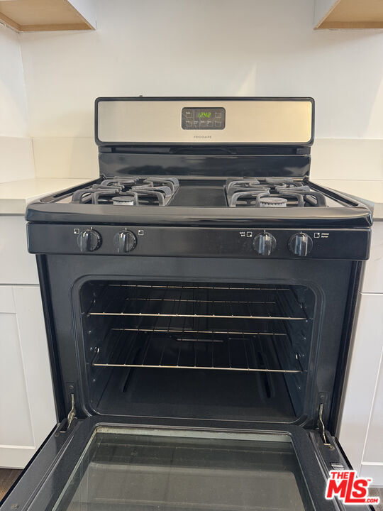 Building Photo - 2560 Venice Blvd.