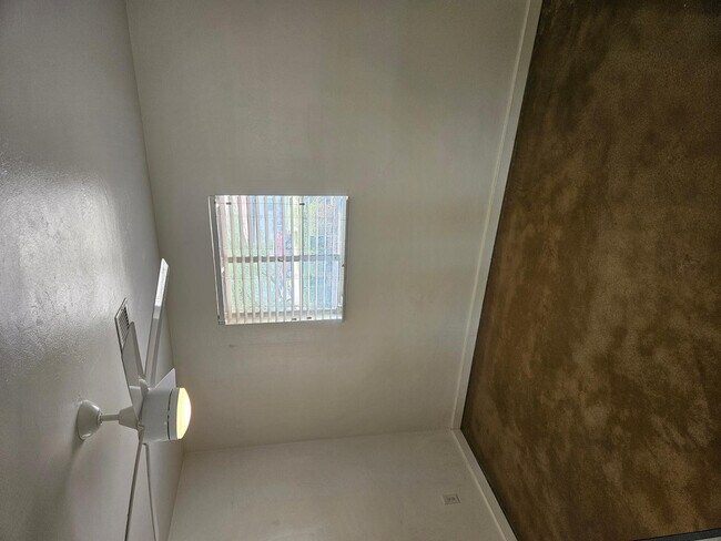 Building Photo - 802 W Turney Ave