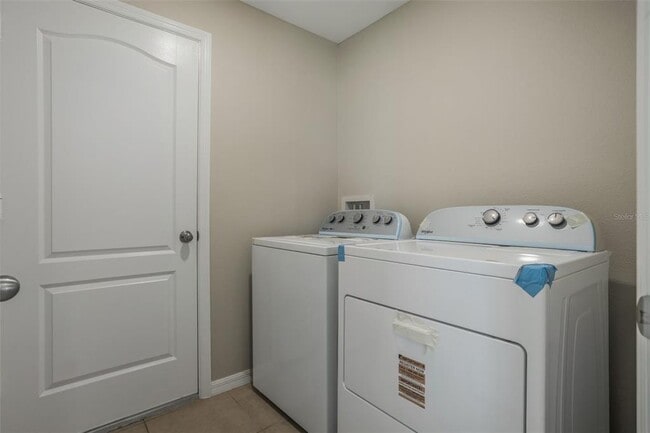 Building Photo - 1172 Moyle Way