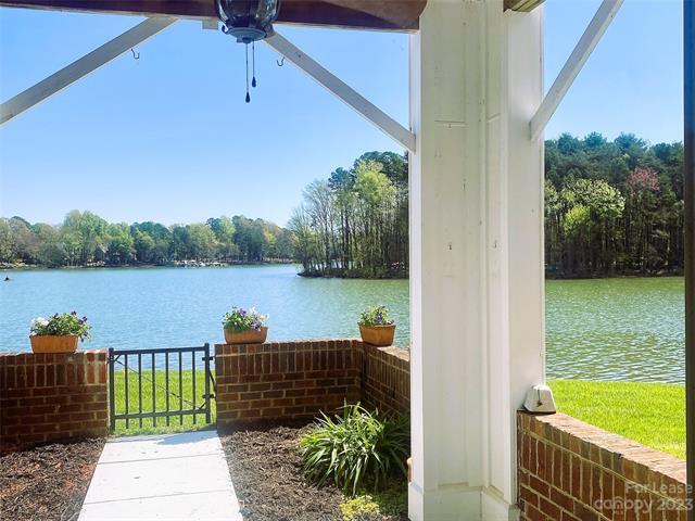 Building Photo - 920 Jetton St