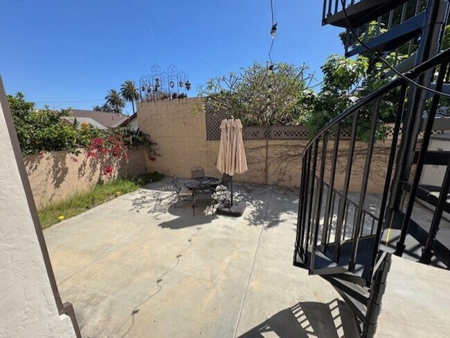 Building Photo - 1144 E Appleton St